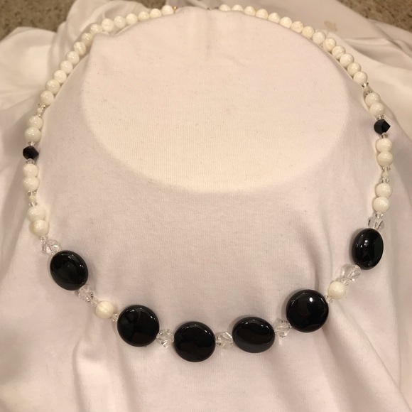 ⬇️ $233  Mother of Pearl & Black Onyx Necklace - Picture 1 of 8